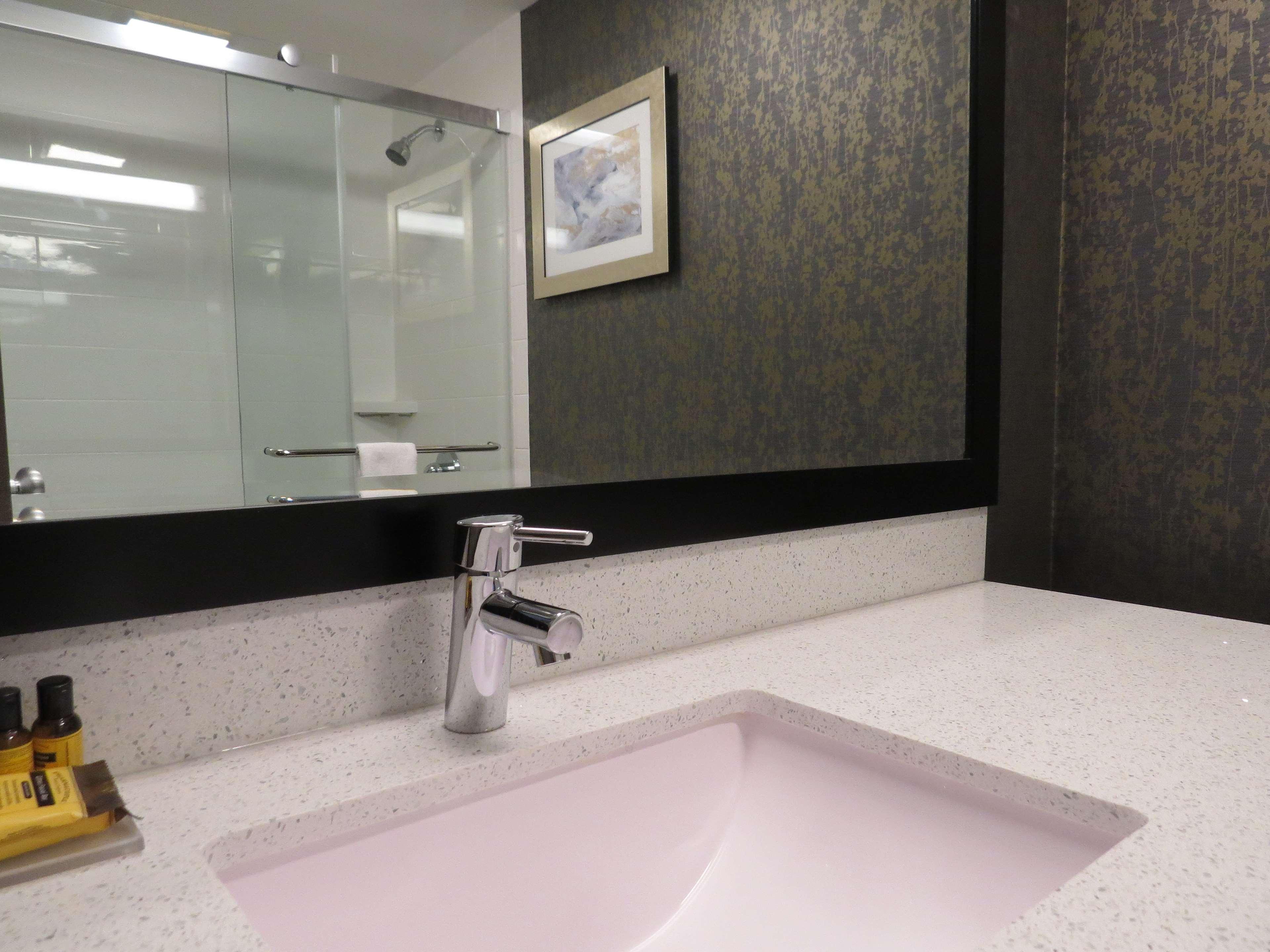 Best Western Plus Landmark Inn Laconia Ngoại thất bức ảnh