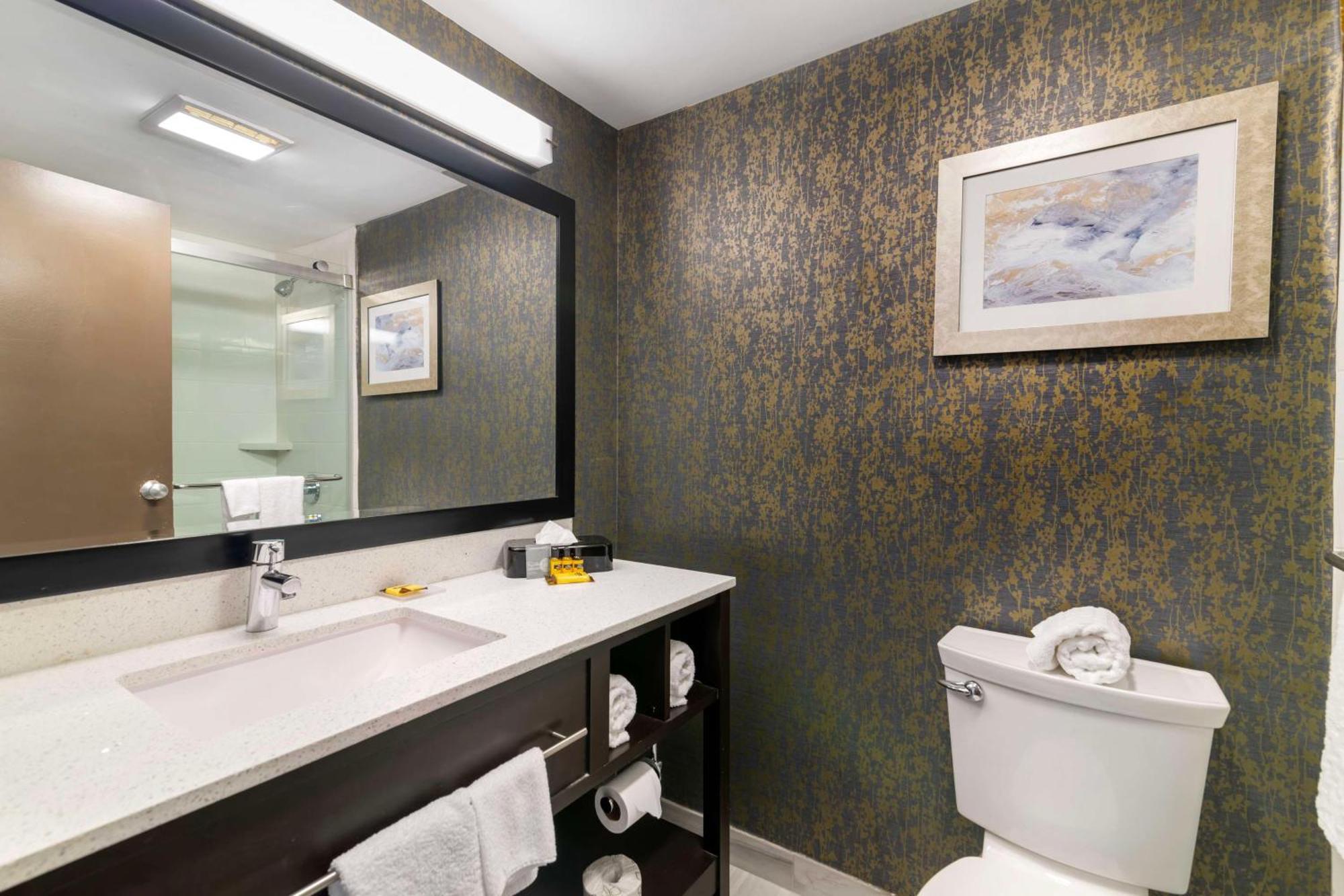 Best Western Plus Landmark Inn Laconia Ngoại thất bức ảnh
